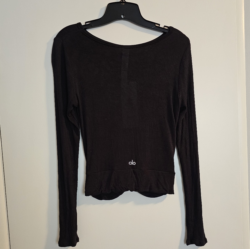 ALO Yoga long-sleeved yoga top